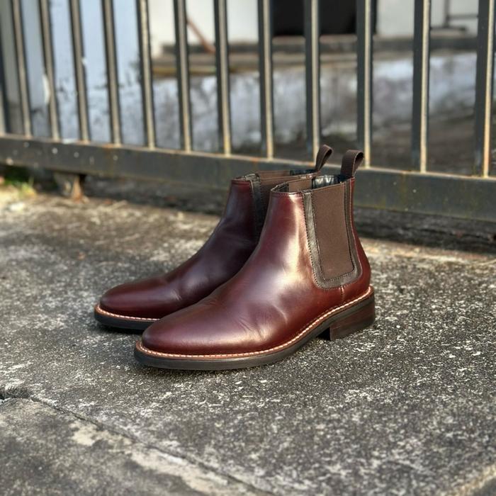 Thursday chelsea boots 8.5us