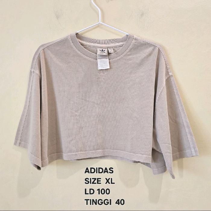 957. (Preloved Like New)  ADIDAS  Woman's CROP TOP  T-SHIRT Authentic Kaos Crop Top Wanita