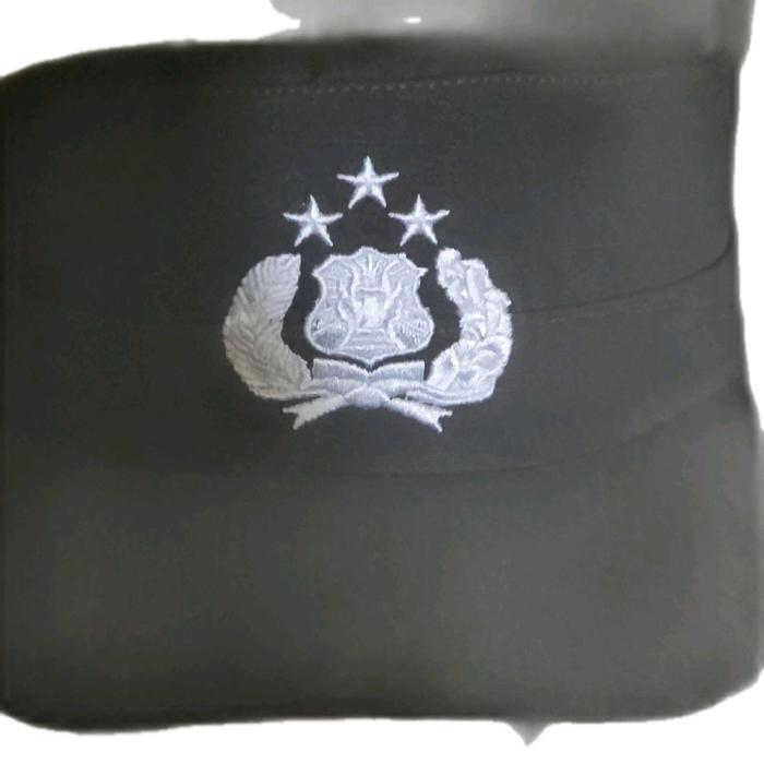 TOPI Field Cap Polri dengan Logo Resmi dan Tiga Bintang