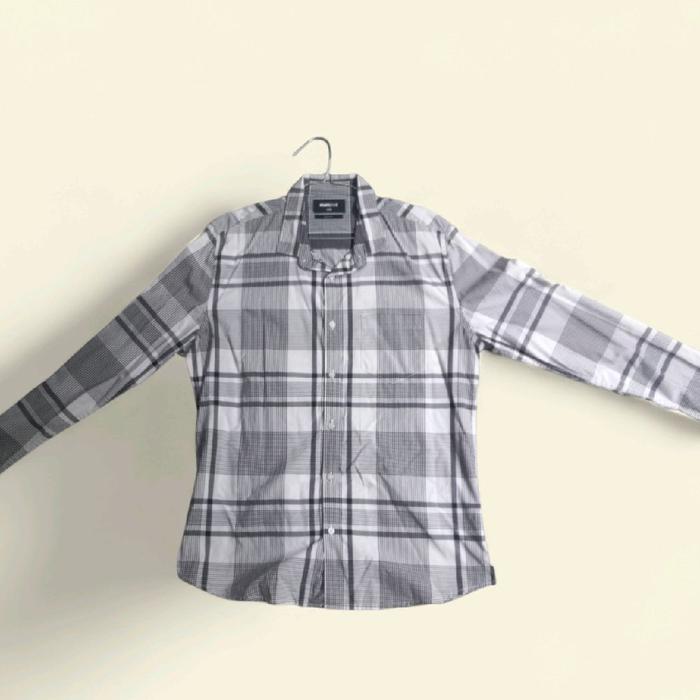Manzone PRELOVED KEMEJA MANZONE SIZE XL SLIM FIT Motif Kotak-kotak Gaya Formal