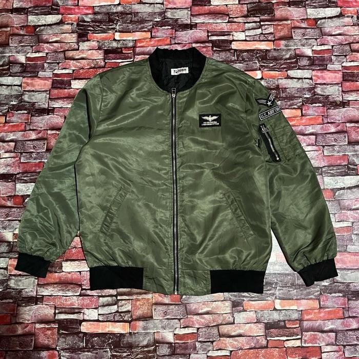 Jaket bomber Jboom ( Size L || Lebar dada 59 CM Panjang 69 CM )