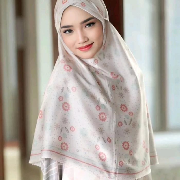 Hijab Instan Bergo Daily Bahan Leona Silk Premium Khimar Motif Kekinian