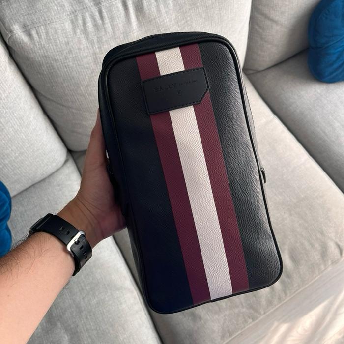 Bally Sling Bag Tas Pria Branded 100% Asli dari Changi Singapore kondisi 99%