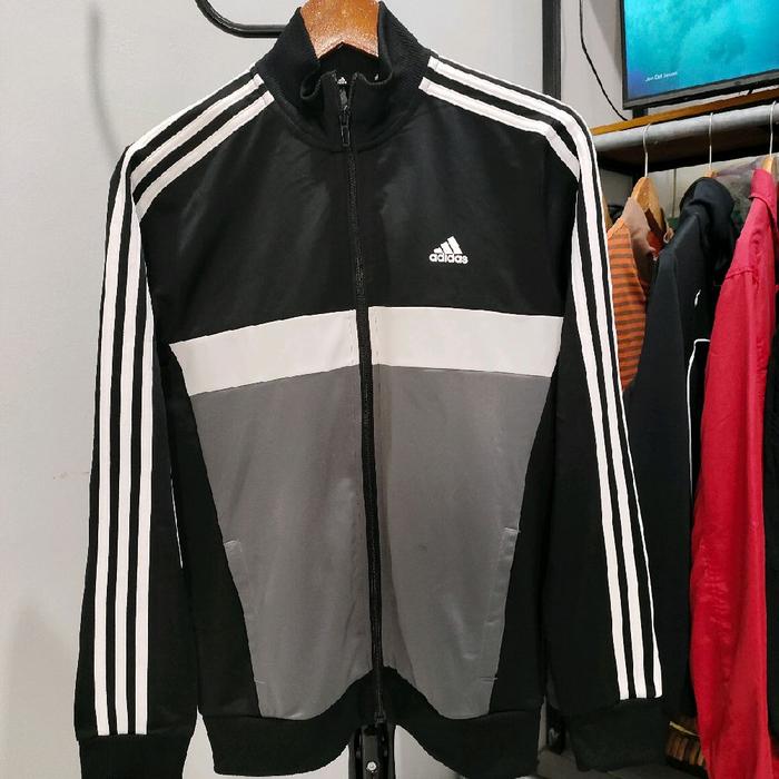 Jaket Tracktop Adidas Essentials 3-Stripes Tiberio Original