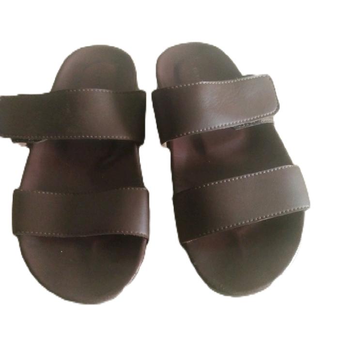 sandal kulit yongki komaladi size 40
