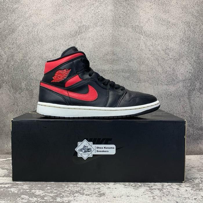 Sepatu Second Nike Air Jordan 1 Mid Black Siren Red Size 40 insole 25,5 cm Original Guarantee 100%