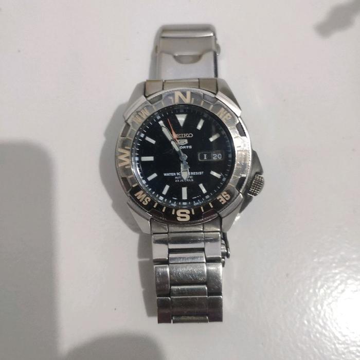 Seiko 5 Sports Original Asli 100% Jam Tangan Pria dengan Tali Stainless Steel dan Tampilan Hitam Ele