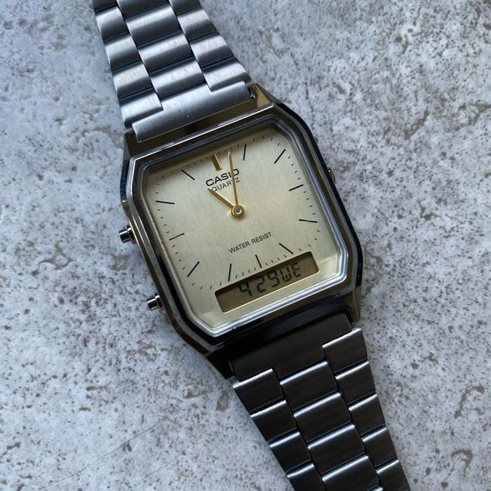 Casio AQ 230GG 9ADF Jam Tangan Analog Digital dengan Tali Stainless Steel dan Tampilan Kombinasi Ana