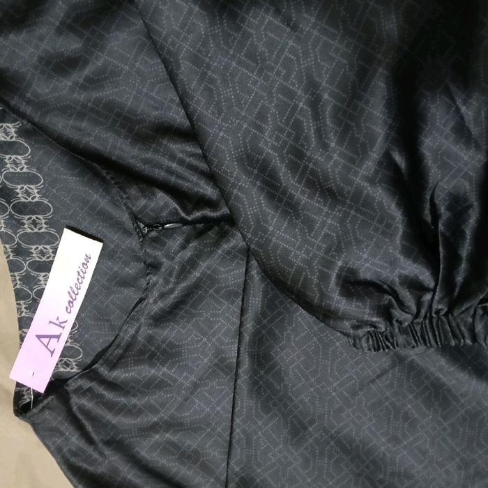 Gamis Bahan Satin warna hitam