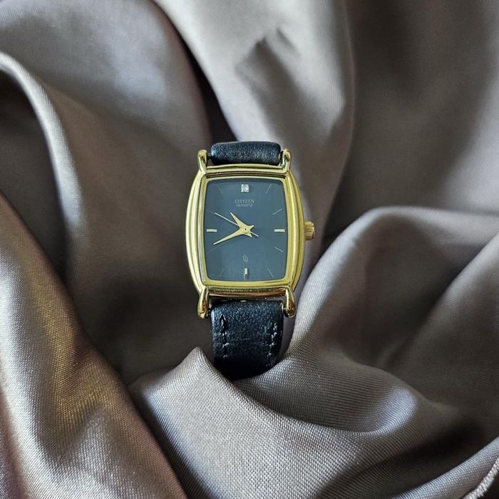 CITIZEN TONNEAU CQ BLACK DIAL GOLD BEZEL SIMPLE INDEX QUARTZ LEATHER AFTER MARKET JDM LADIES ORI JAM