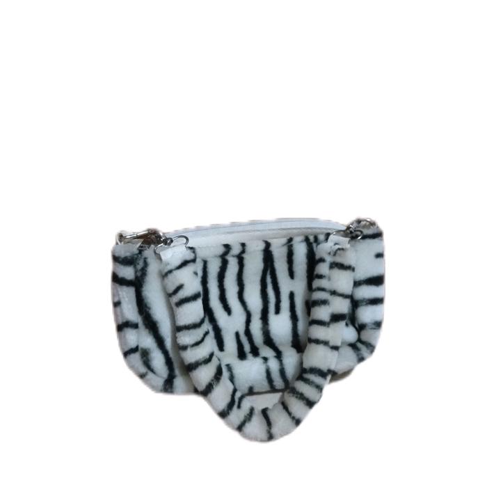 TAS SELEMPANG BAHU DARI BAHAN BULU MOTIF ZEBRA HOTAM PUTIH Wanita