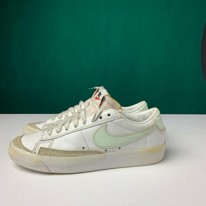 Sepatu wanita Nike blazer low full white second size 36 Shoes