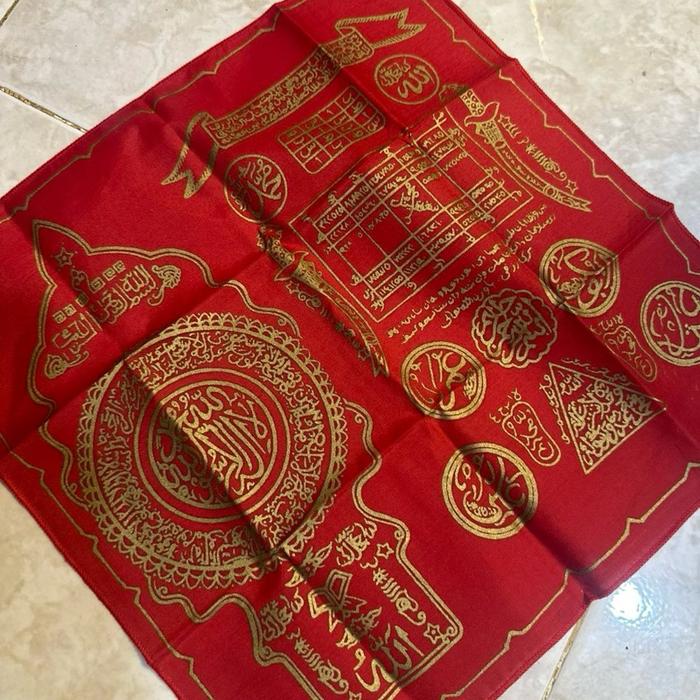 Sapu tangan motif Rajah merah mas