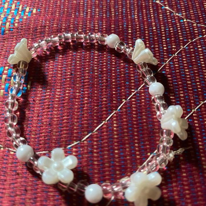 gelang manik manik bunga bunga kecil