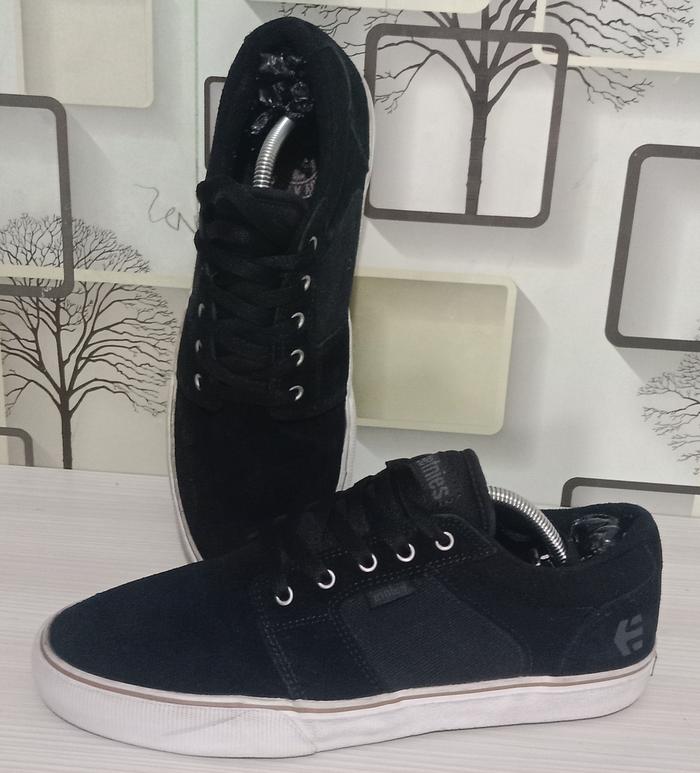 Sepatu Skate Etnies Original Thrift Good Condition Hitam 43