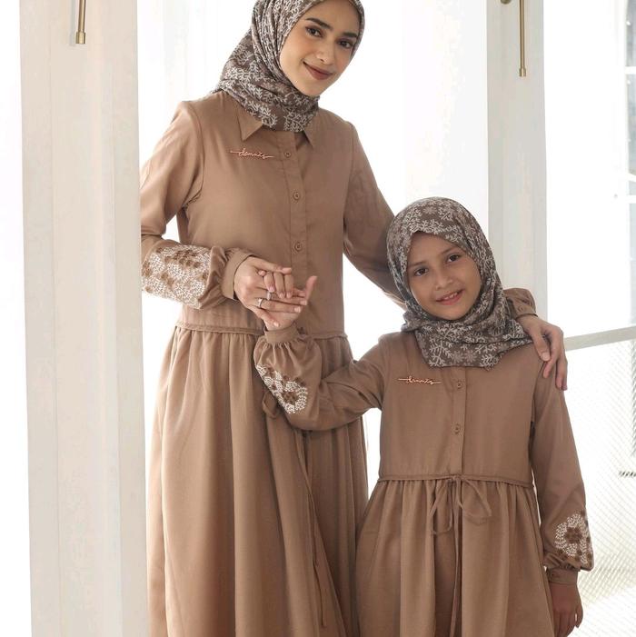 Couple mom n girl dannis/Couple D'Zoeya dannis