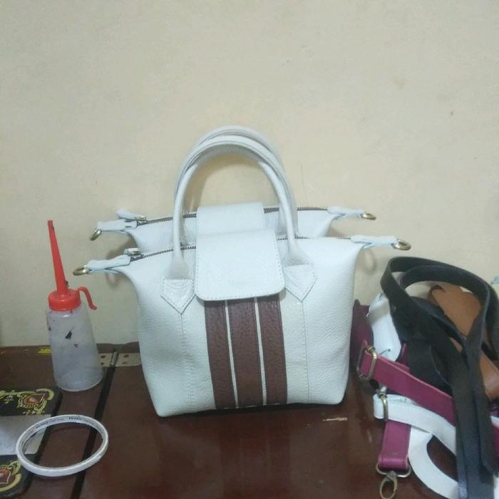 lc cuir tas selempang kulit