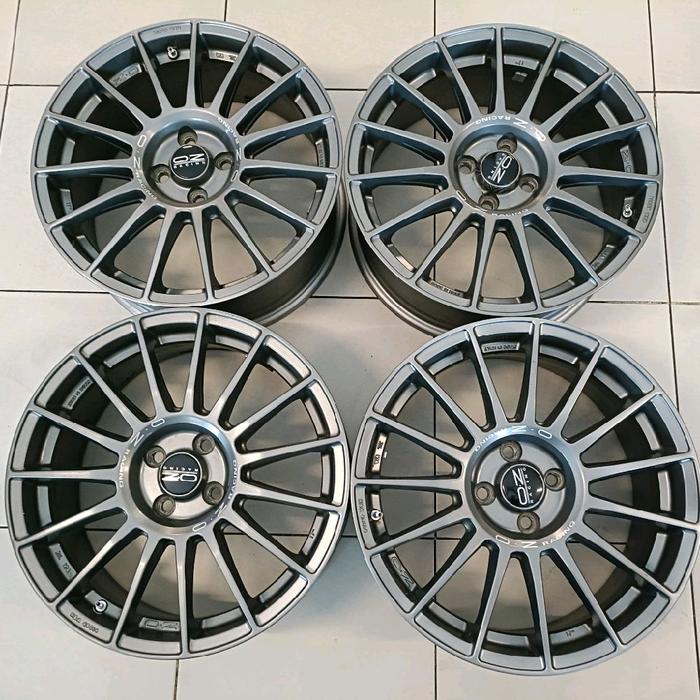 Original OZ Superturismo LM R17x7 Pcd 4x100 Et 42 Made In Italy
