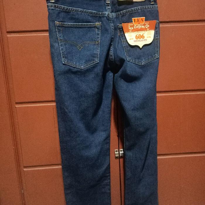 Levi's Jeans Lea 605 - Celana Jeans Pria dengan Desain Klasik dan Nyaman