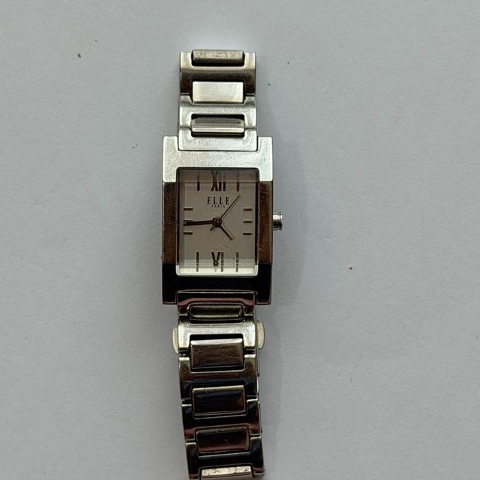 Jam Tangan Wanita Elle Model Elegan dengan Tali Stainless Steel dan Tampilan Romawi untuk Gaya Moder
