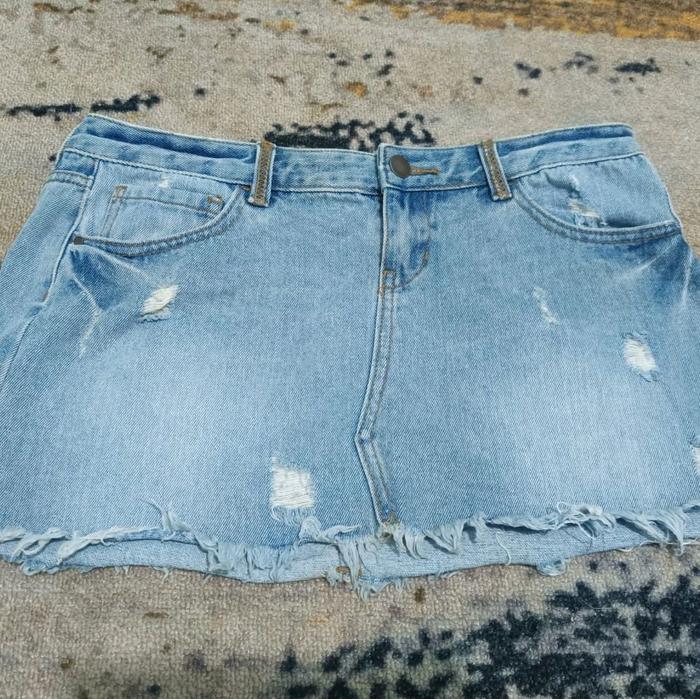 Rok ripped billabong jeans