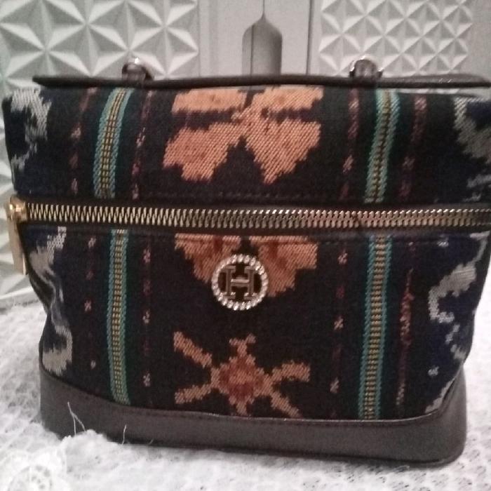 Tas selempang wanita kain tenun NTT