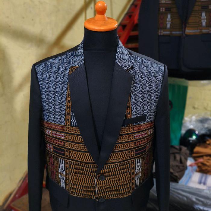 Jas Ulos Pria Blazer Motif Batik Batak Eksklusif Full Furing Slim Fit Lengan Panjang untuk Acara For