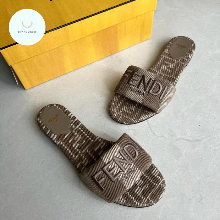 Fendi sunshine flat sandal in jacquard dove grey