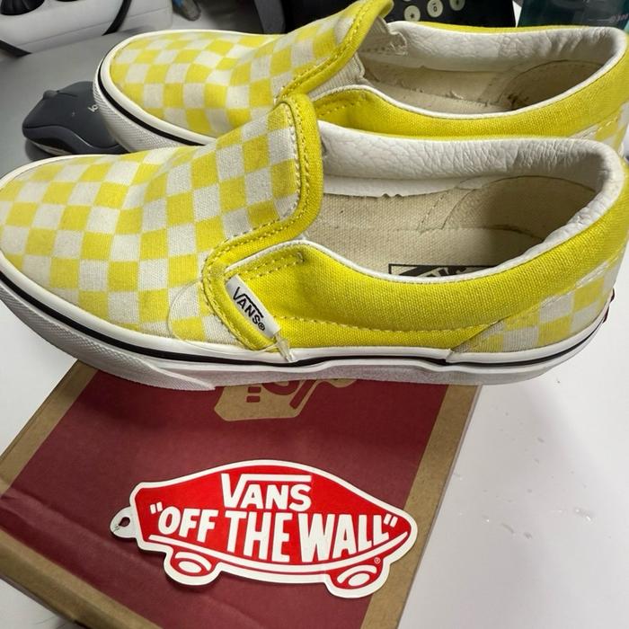 Prelove sepatu anak merk Vans. Sneakers Shoes