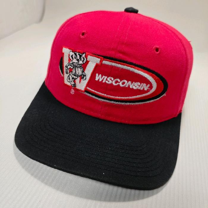 Topi Wisconsin Snapback Merah Hitam Original Cap USA Style Premium