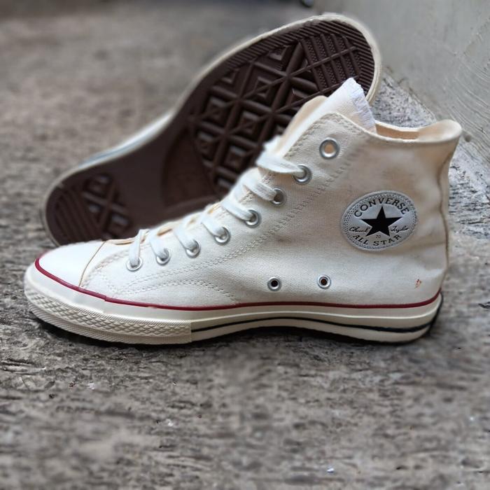 Converse chuck taylor white High Top Sepatu Kasual Putih dengan Logo Bintang Hitam dan Tali Putih