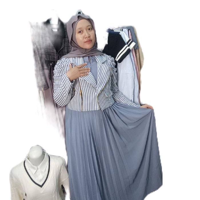 Gamis Plisket Set Blazer Stripe Wanita Elegan Gaya Korea dengan Desain Modern dan Nyaman untuk Dipak