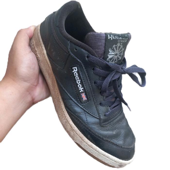 sepatu rebook club c 85 hitam