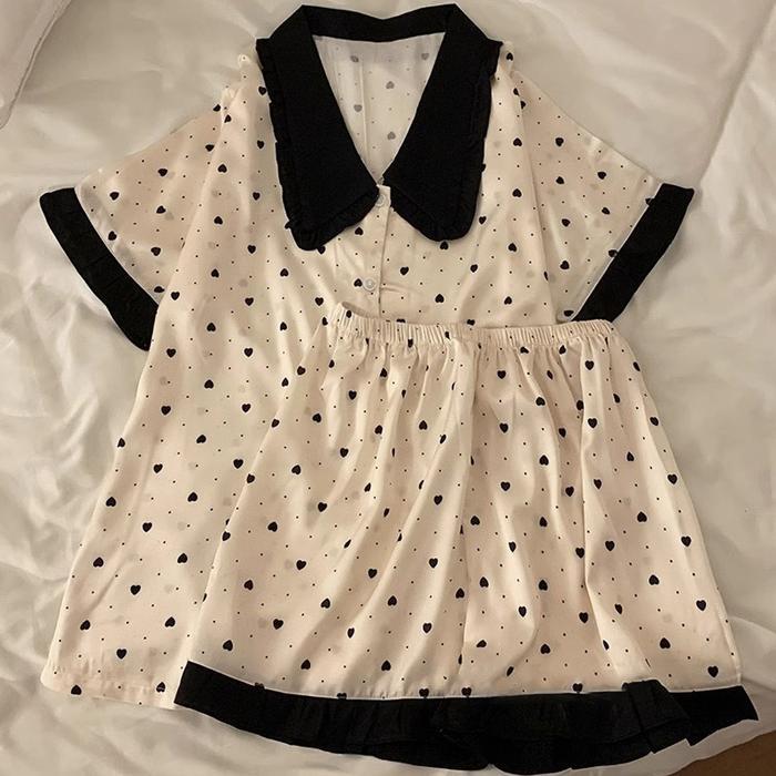 Wearever #Hpl Sleepwear Wanita Lengan Pendek Celana Pendek Motif Love Kerah Hitam