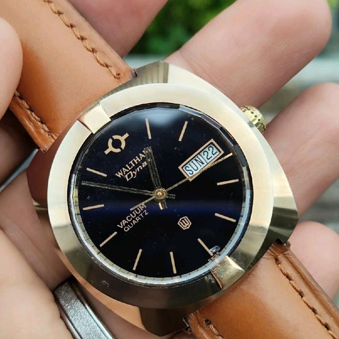 WALTHAM DYNAX VACUUM BLACK & GOLD DESIGN (EXTREMELY RARE)