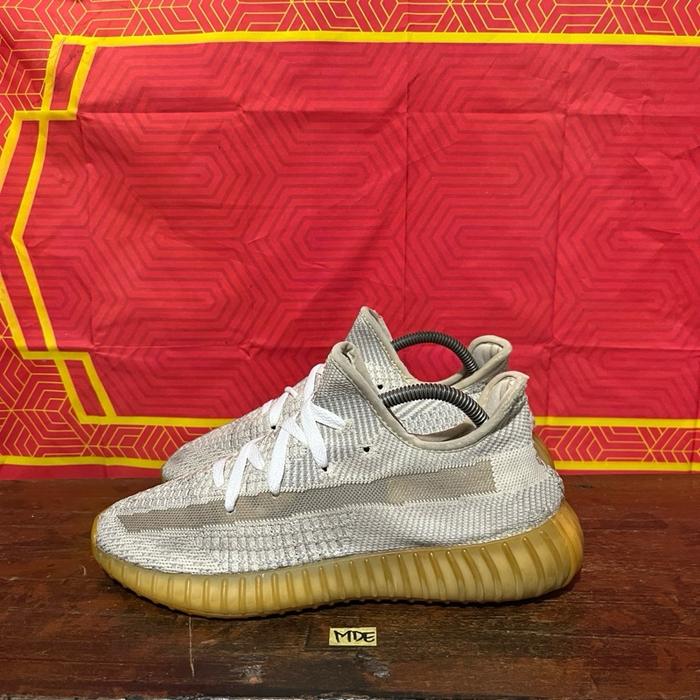 Sepatu second ori adidas yeezy 350 V2 size 40,5