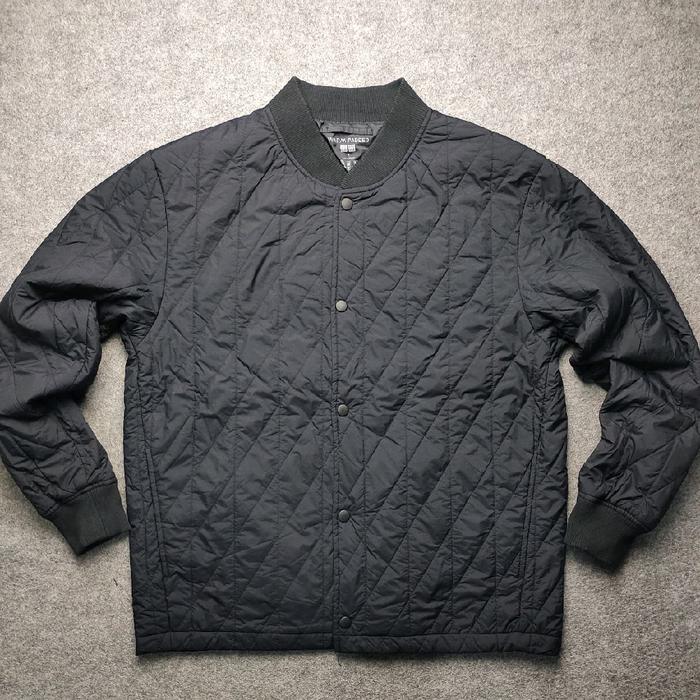 Jaket Uniqlo Warm Padded Puffer Bomber Hitam 0812