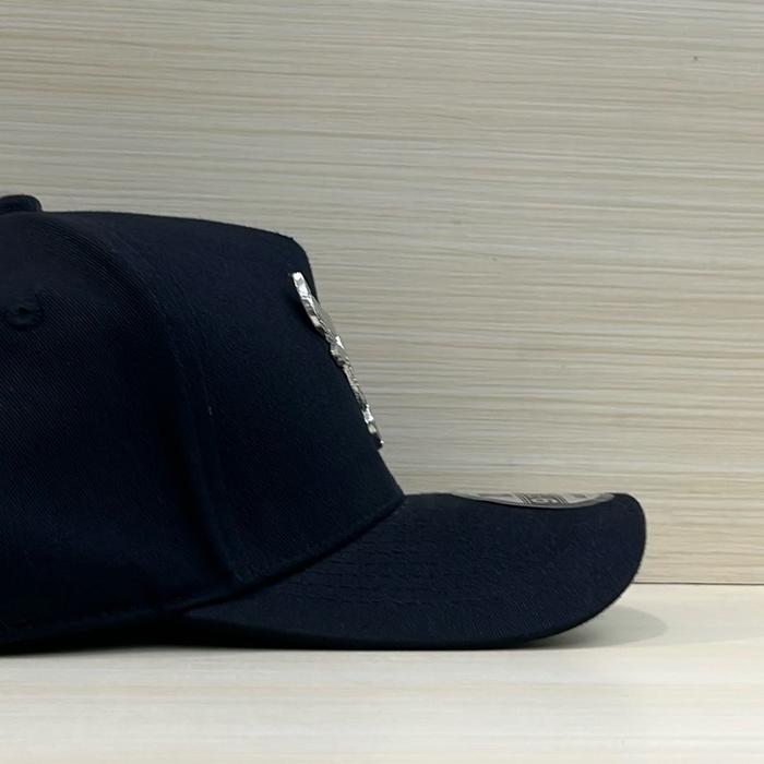 TOPI BASEBALL HITAM BANTENG BESI SILVER STELAN KLIK