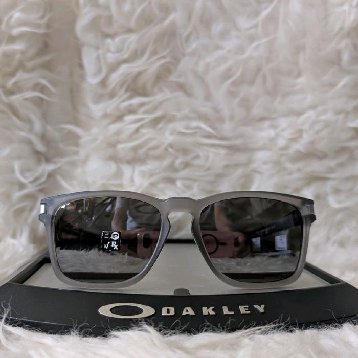 Kacamata Original Oakley Latch Squared Matte Grey ink w/ Prizm Black 009358 14