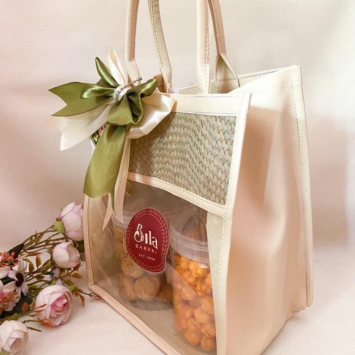 Tas hampers anyaman mendong, bahan kombinasi dari anyaman rumput