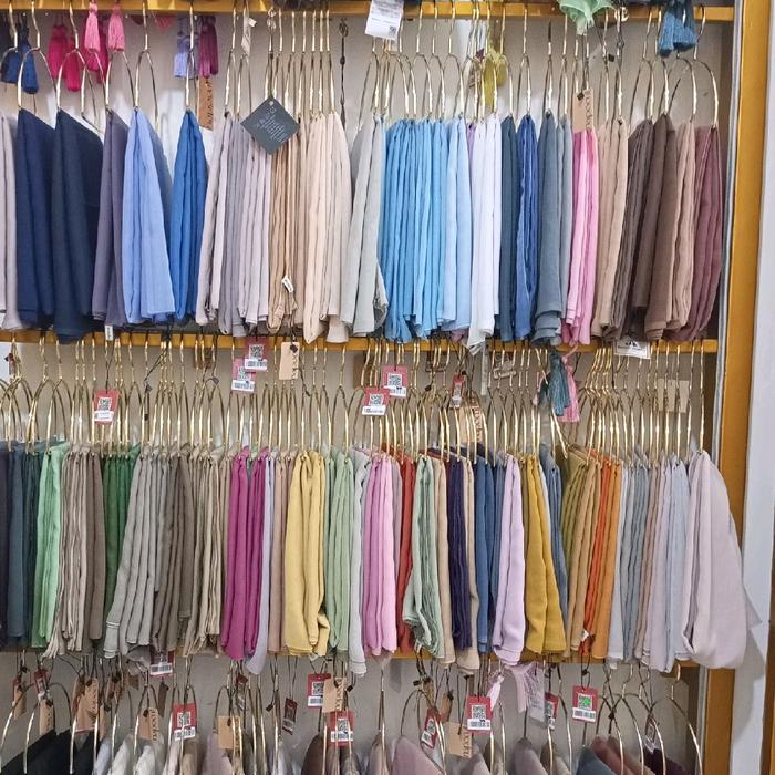 hijab Paris napocut Segi Empat