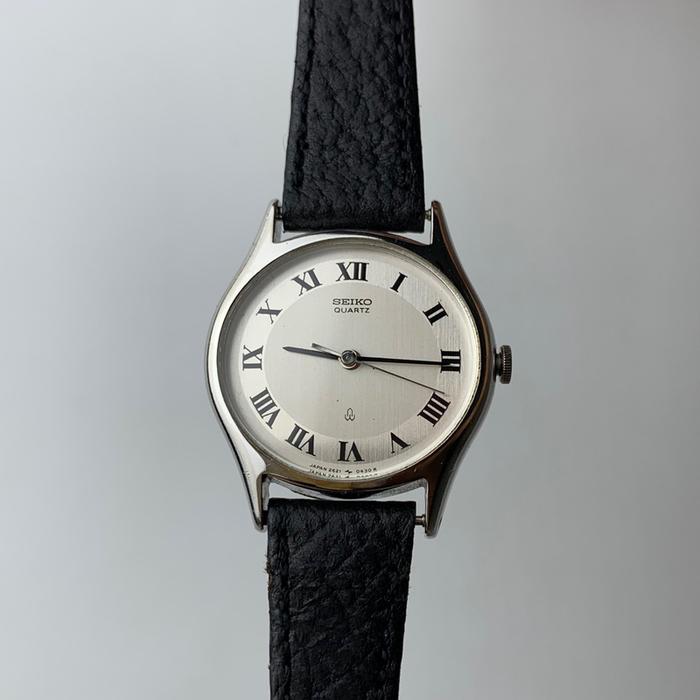 Seiko Oval Roman Index Two Dial