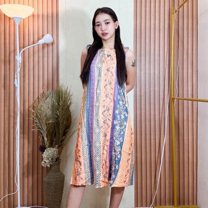 Daster Gradasi - Gaun Tanpa Lengan dengan Motif Bunga dan Garis Warna