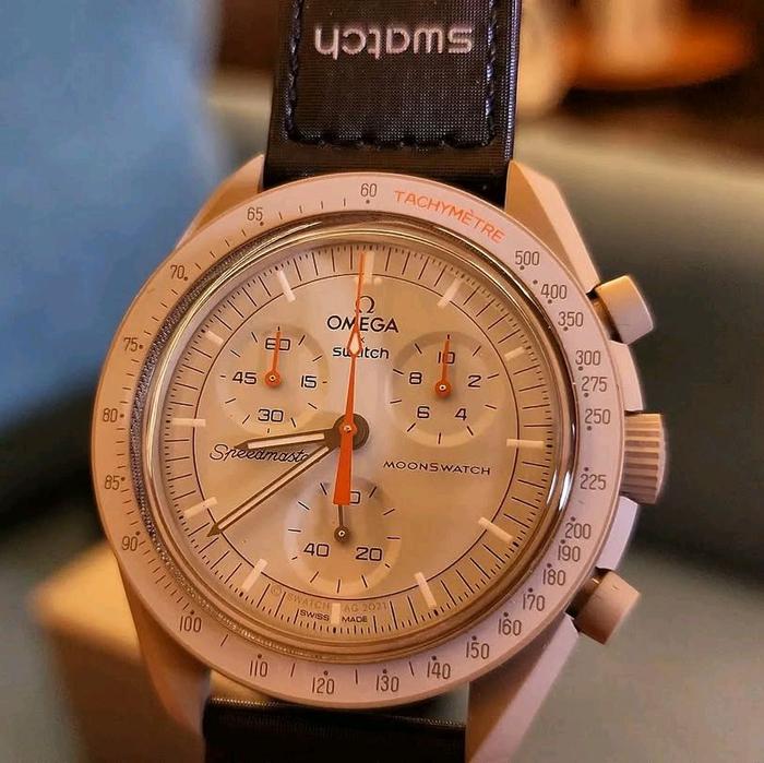 Jam tangan swatch x omg bioceramic To jupiter