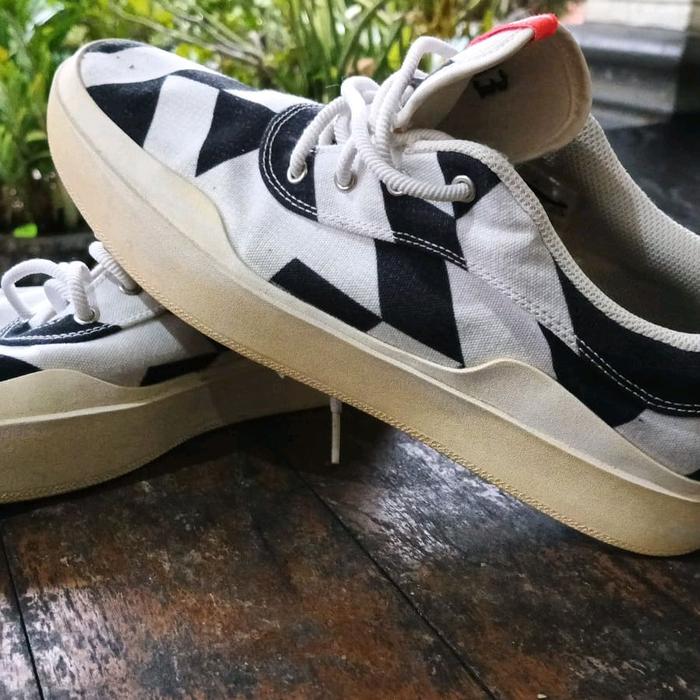Sepatu second nike adidas puma skecher Pria