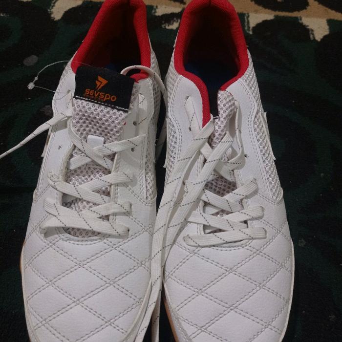 sepatu futsal sevspo uk 42 sepatu pria warna putih