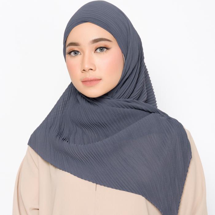 Zm Zaskia Mecca - Fanya Dark Grey Hijab - Kerudung Segi Empat