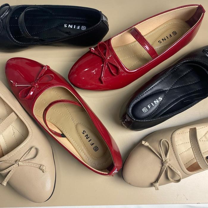 sepatu enak banget loh gaes nina ngrepotne tok gak ngekeki solusi