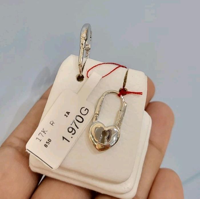 Anting emas 75 hati peniti