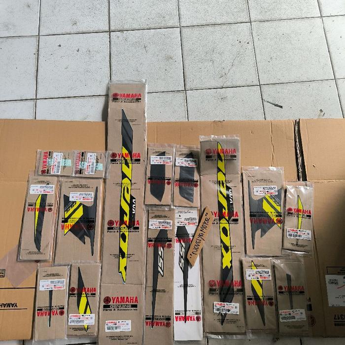 GRAPHIC STIKER STRIPING BODY SET AEROX NEW CONNECTED ORI YAMAHA BBP [NTS]